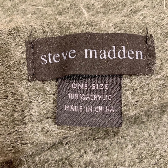 Steve Madden 100% Acrylic Gray Scarf - Picture 3 of 3